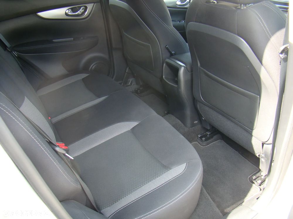Nissan Qashqai 1.2 DIG-T N-Connecta EU6 - 31