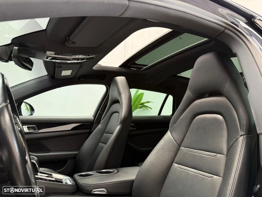 Porsche Panamera Sport Turismo 4 E-Hybrid - 10