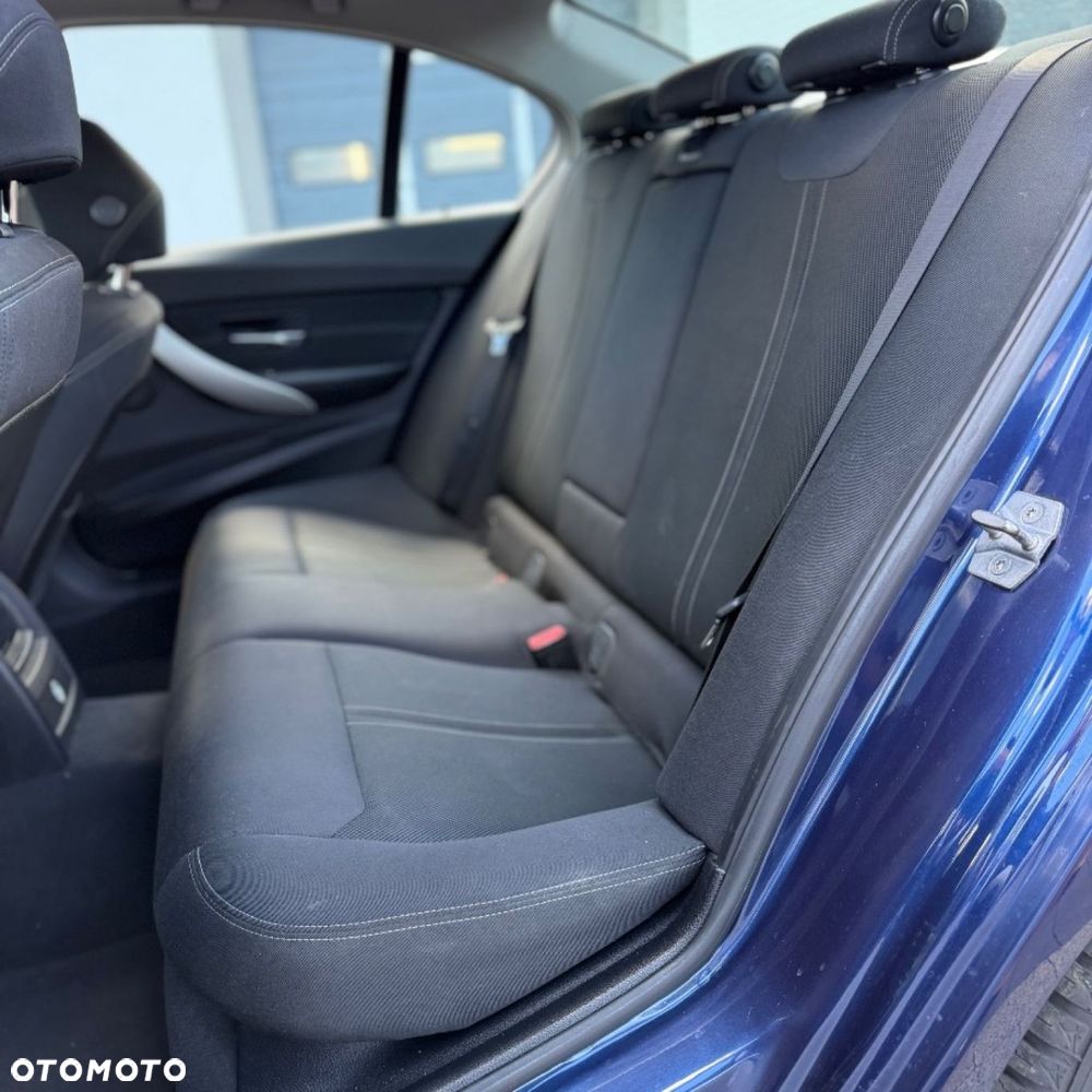 BMW Seria 3 - 17