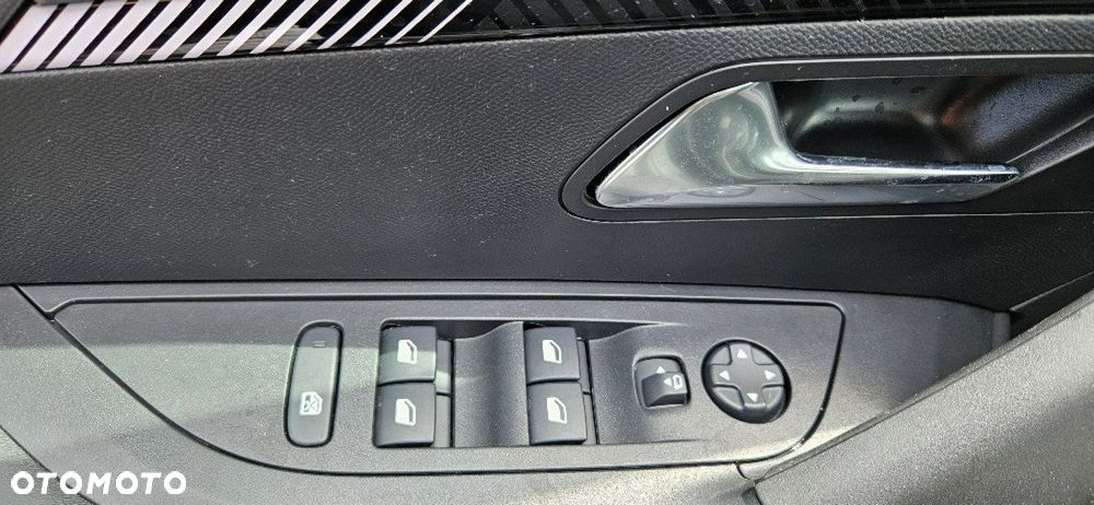 Peugeot 2008 - 19