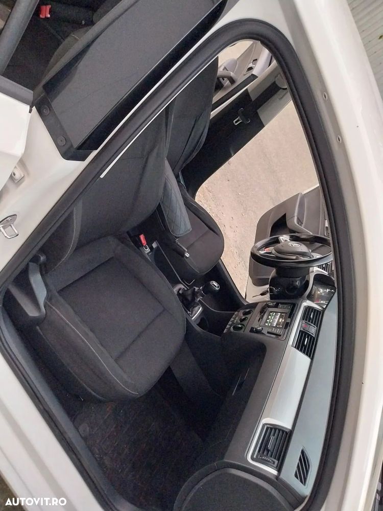 Skoda RAPID 1.6 TDI Style - 13