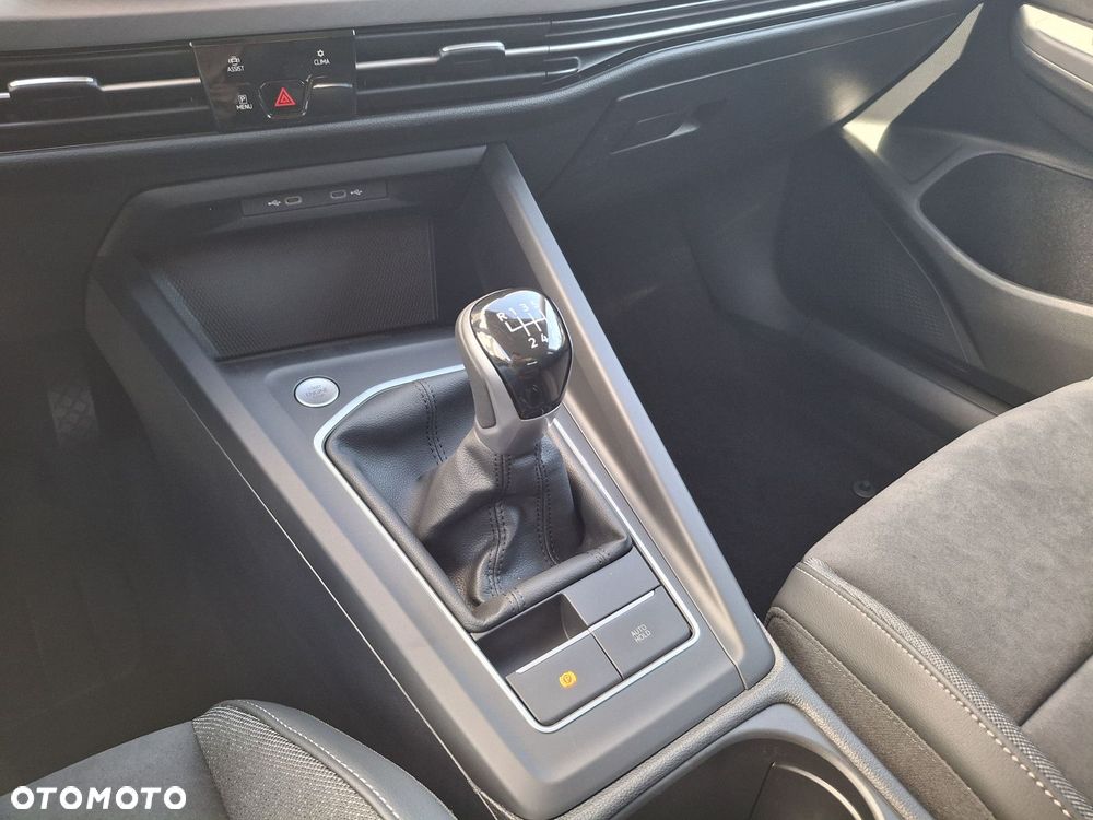 Volkswagen Golf VIII 1.5 TSI Life - 12