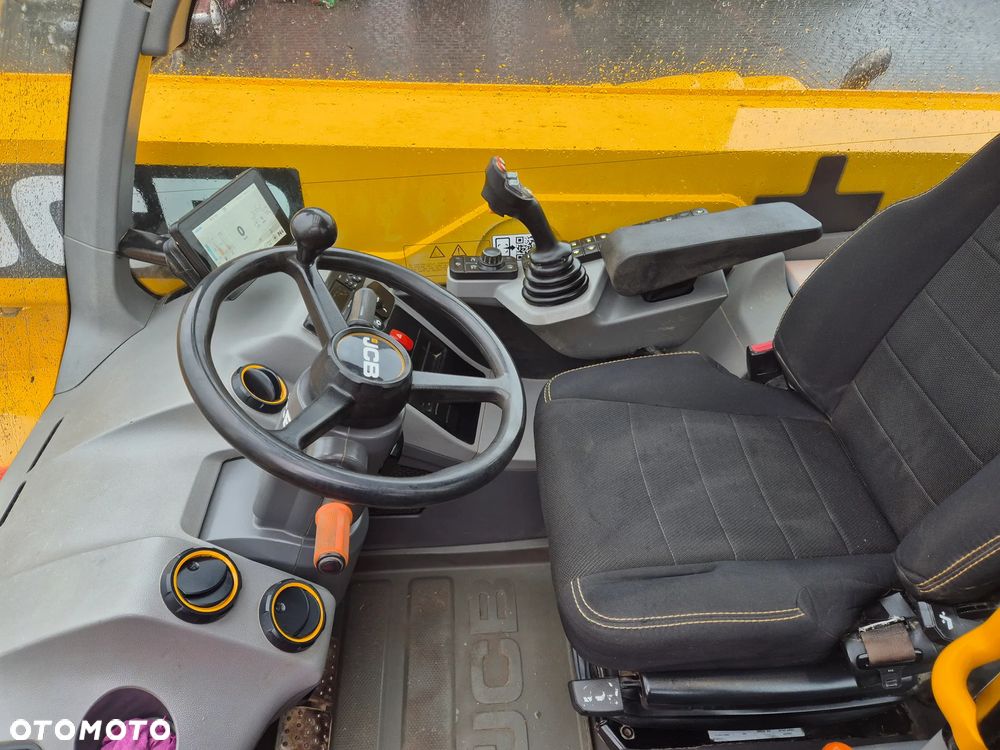 JCB - 4