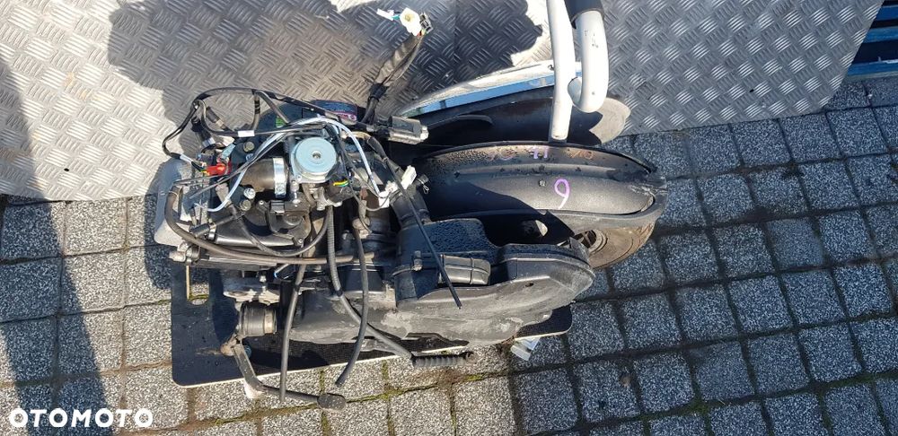 Silnik 50 4T Do Skutera Chińskiego Na Koło 10 - 4