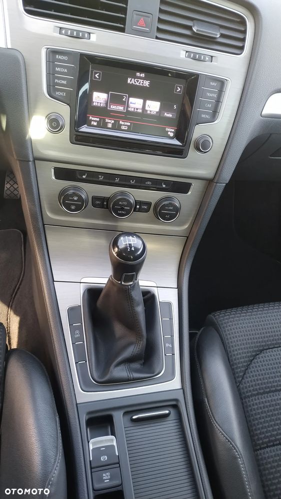 Volkswagen Golf 1.6 TDI BlueMotion Comfortline - 9