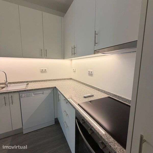 Apartamento T1 Novo Santa Maria de Lamas - Grande imagem: 2/12