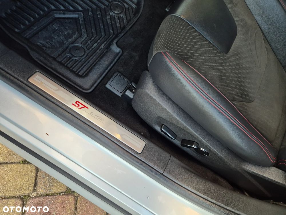 Ford Mondeo Turnier 2.0 Ti-VCT Hybrid ST-Line - 26