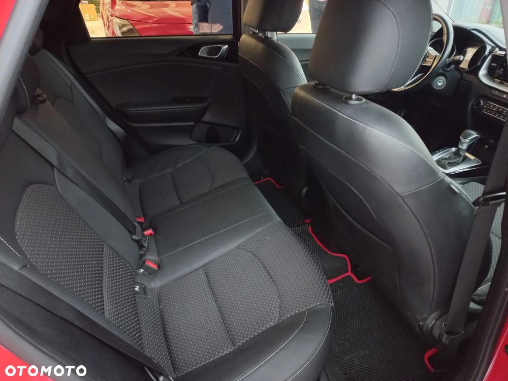 Kia Ceed 1.4 T-GDI L Business Line DCT - 23