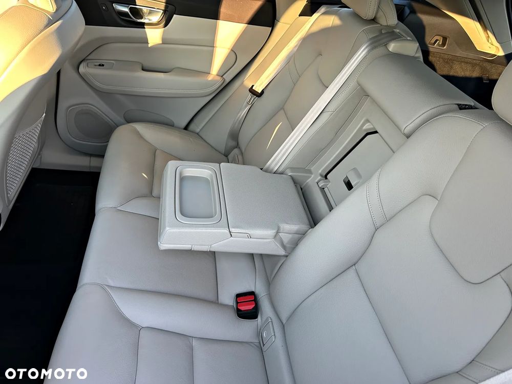 Volvo XC 60 B5 B AWD Plus Bright - 15