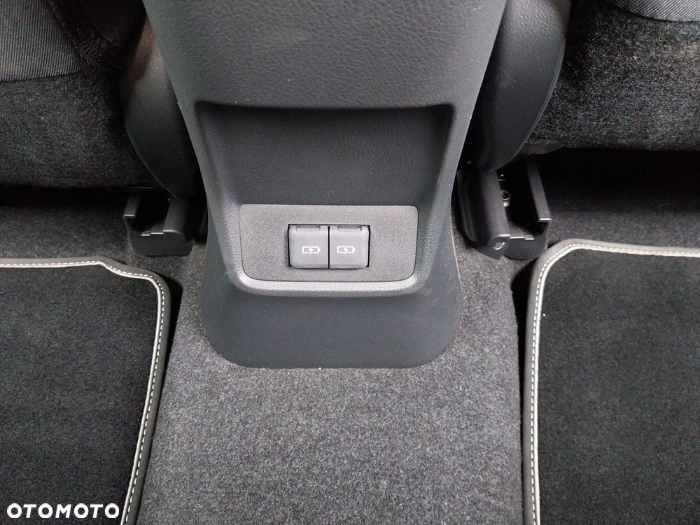 Lexus LBX 1.5 Hybrid - 14