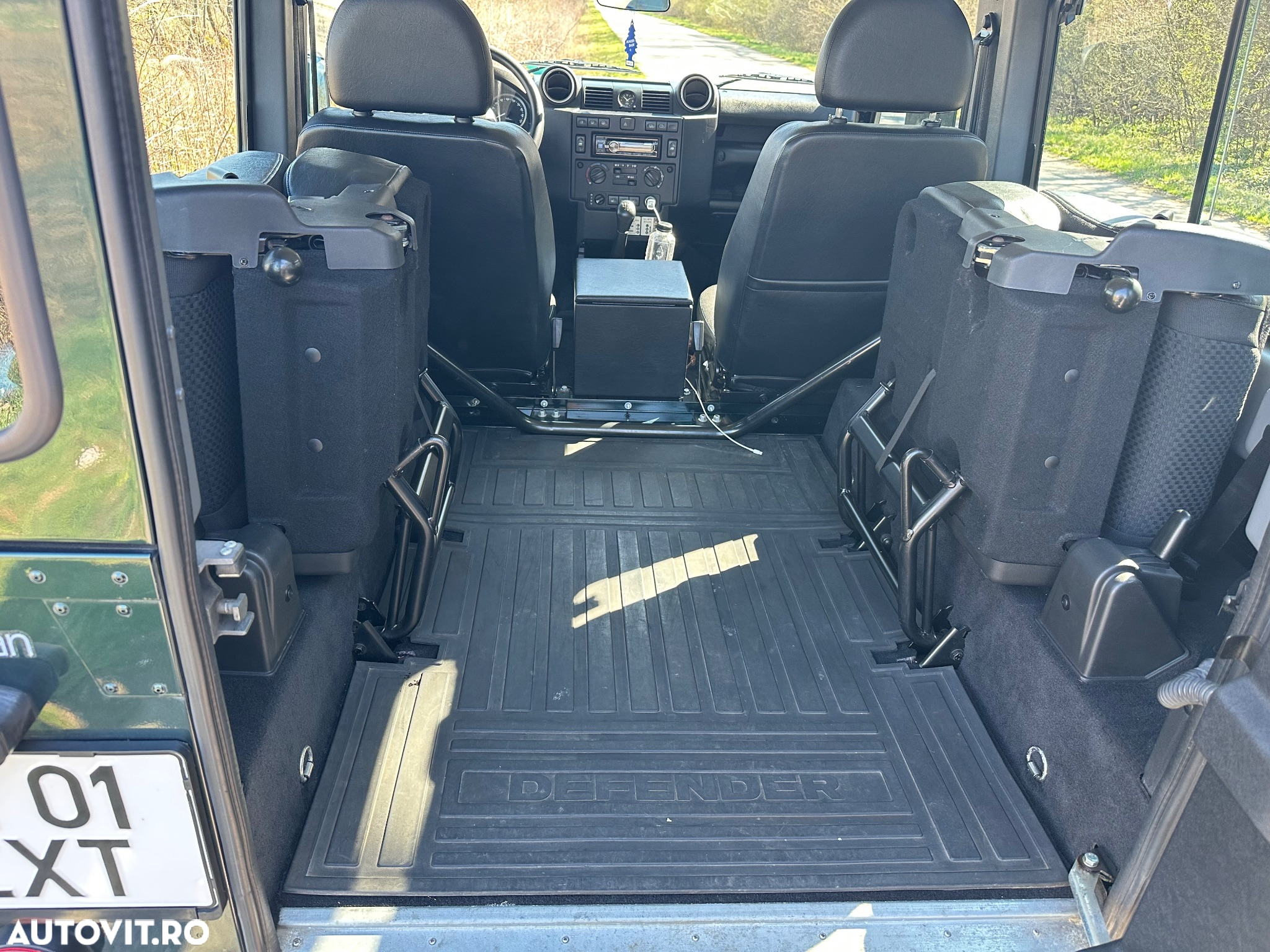 Land Rover Defender 90 2.4TD S/W E - 12