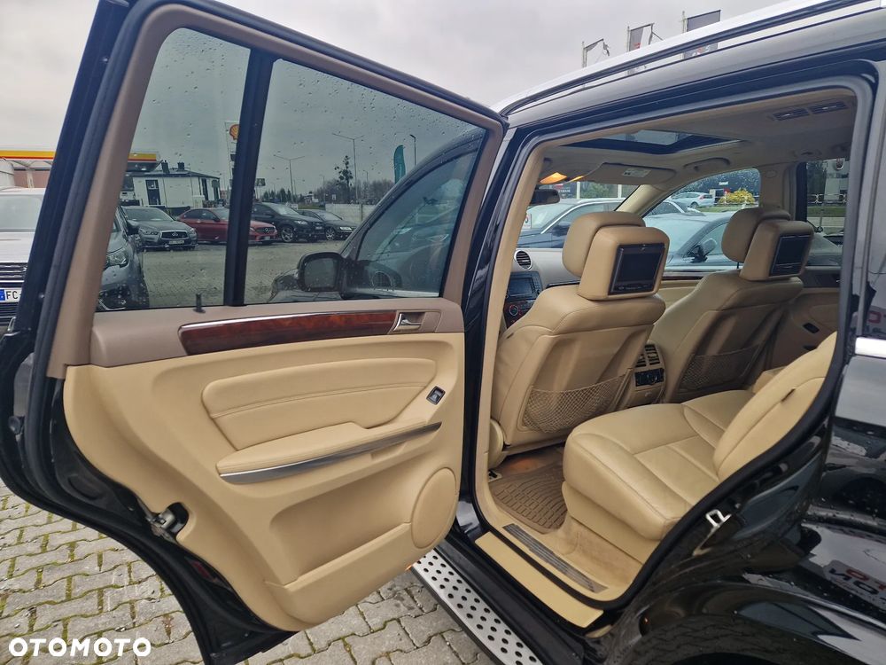 Mercedes-Benz GL - 28