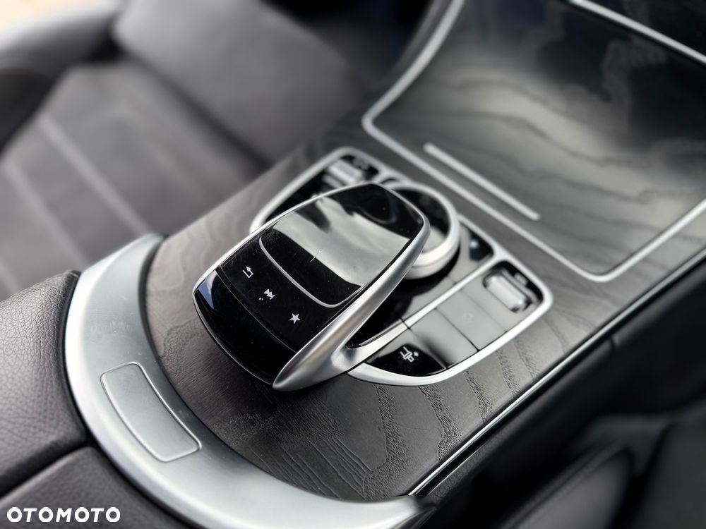 Mercedes-Benz Klasa C 200 4-Matic 9G-Tronic - 25