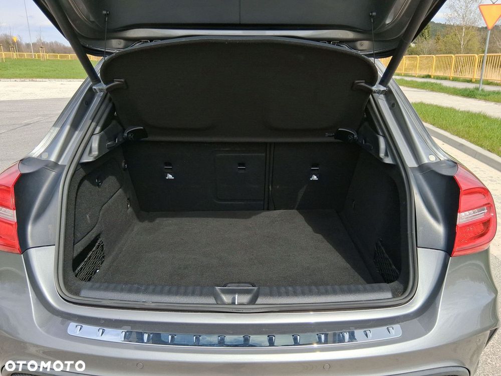 Mercedes-Benz GLA - 28