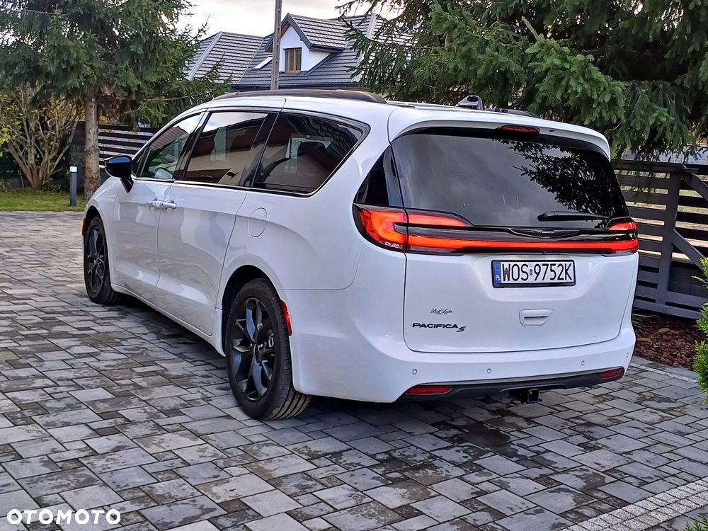 Chrysler Pacifica - 39