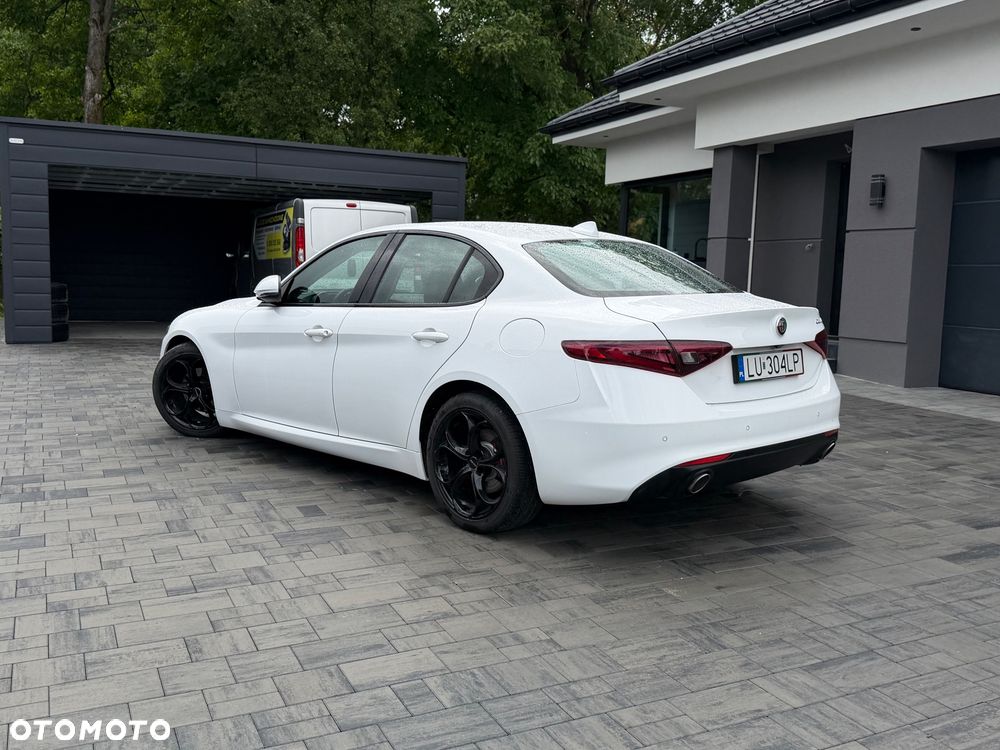 Alfa Romeo Giulia - 9