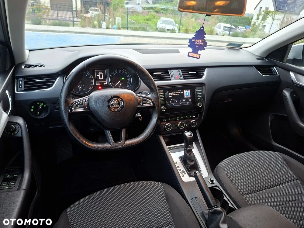 Skoda Octavia 1.6 TDI DPF DSG Sport Edition - 9
