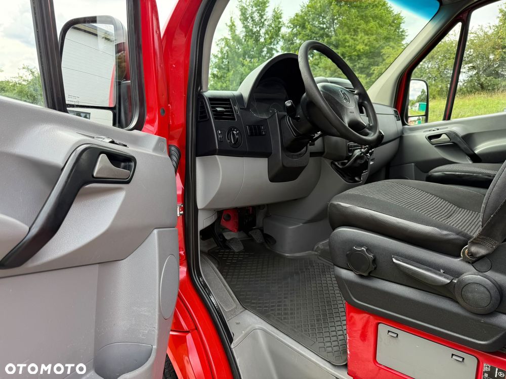 Mercedes-Benz Sprinter - 12