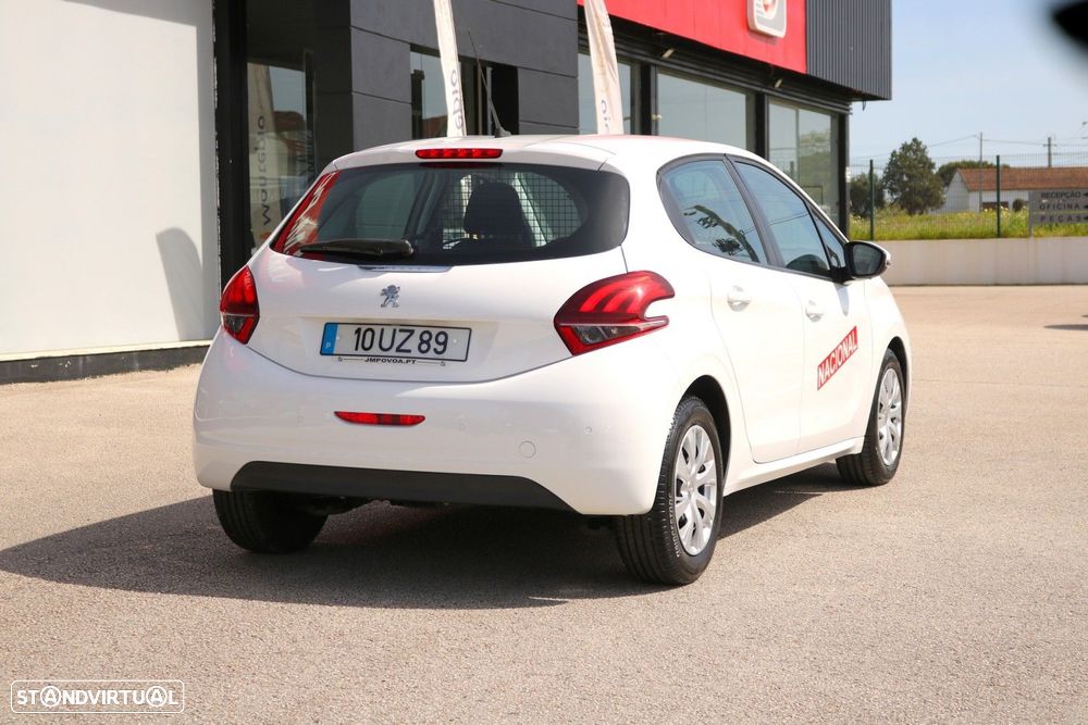 Peugeot 208 Van 1.6 BlueHDI Pack GPS 100cv - 9
