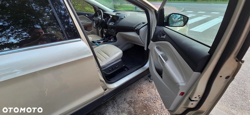 Ford Escape 2.0 EcoBoost AWD Titanium - 10