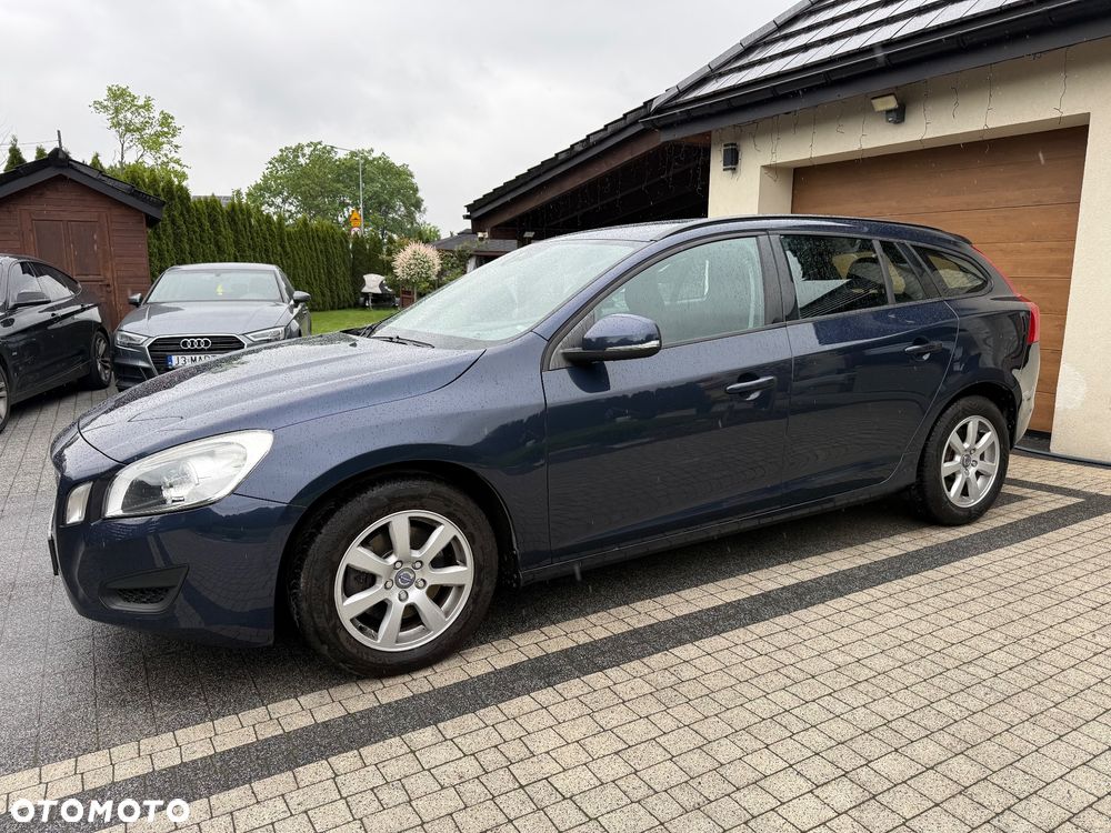 Volvo V60 T3 Edition - 17