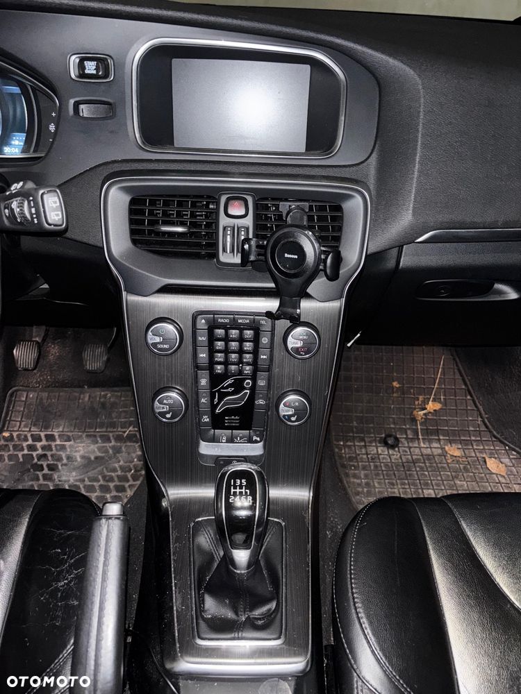 Volvo V40 D4 Drive-E Momentum - 13