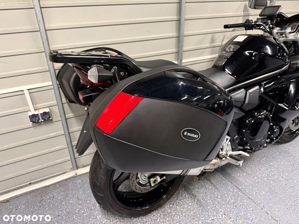 Suzuki GSX - 4