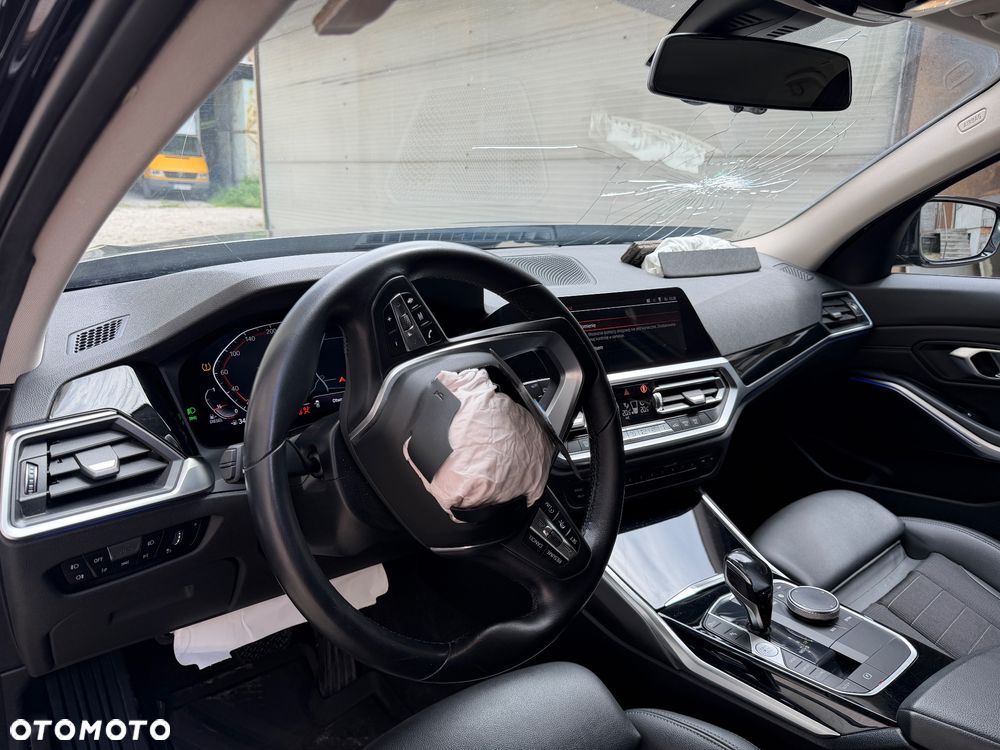 BMW Seria 3 320d xDrive - 10