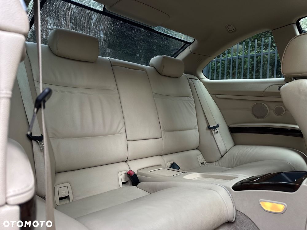 BMW Seria 3 330xi - 13