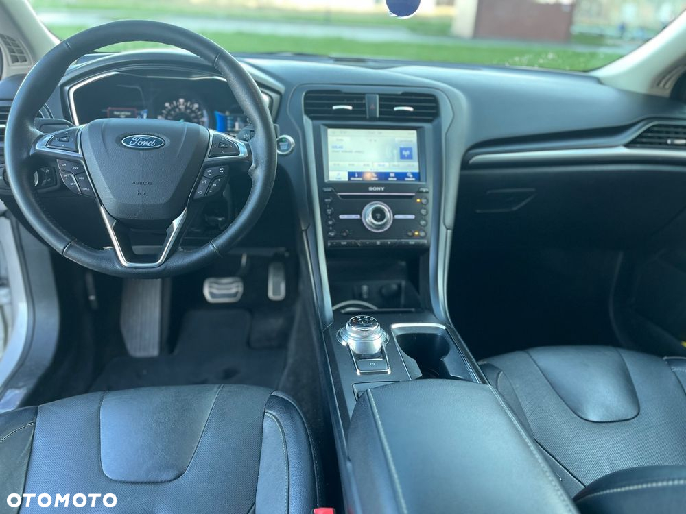 Ford Fusion - 19