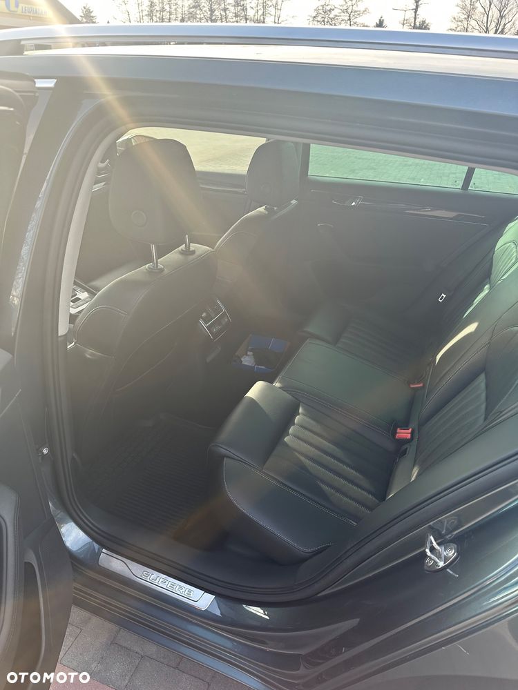 Skoda Superb 2.0 TDI SCR 4x4 L&K DSG - 11
