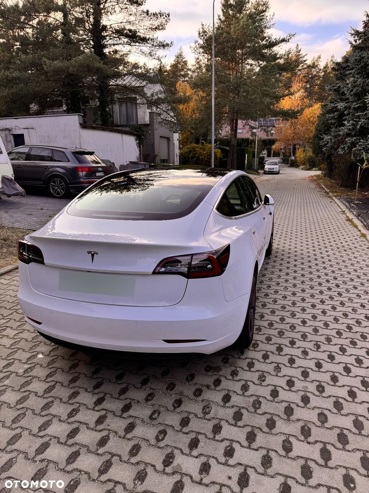 Tesla Model 3 Standard Range Plus - 4