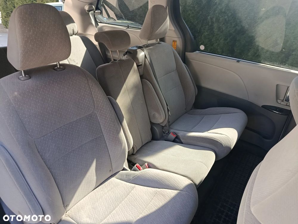 Toyota Sienna 3.5 V6 SE - 9