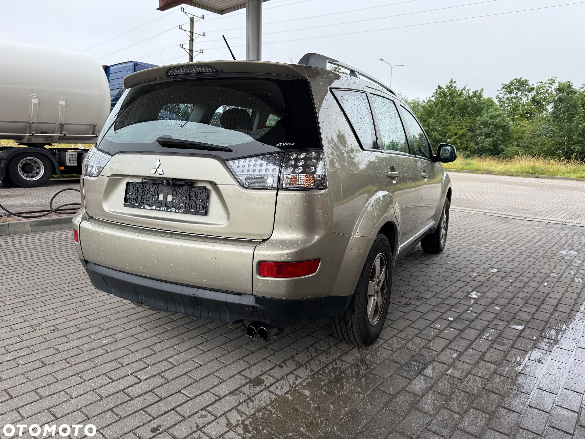Mitsubishi Outlander 2.0 DI-D 4WD Intense - 4