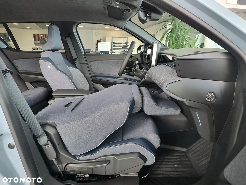 Renault 4 E-Tech 52kWh Comfort Range Techno - 11