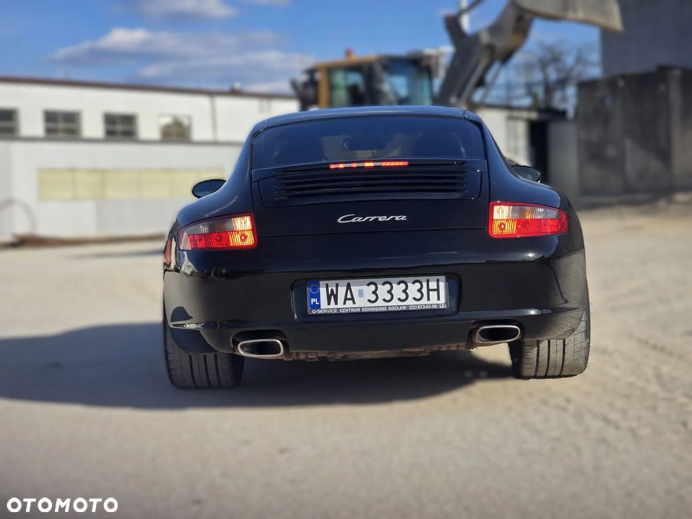 Porsche 911 Carrera - 11