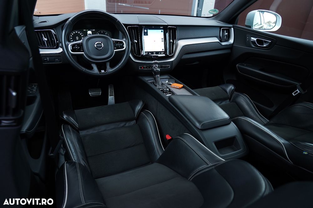 Volvo XC 60 D5 AWD Geartronic RDesign - 23