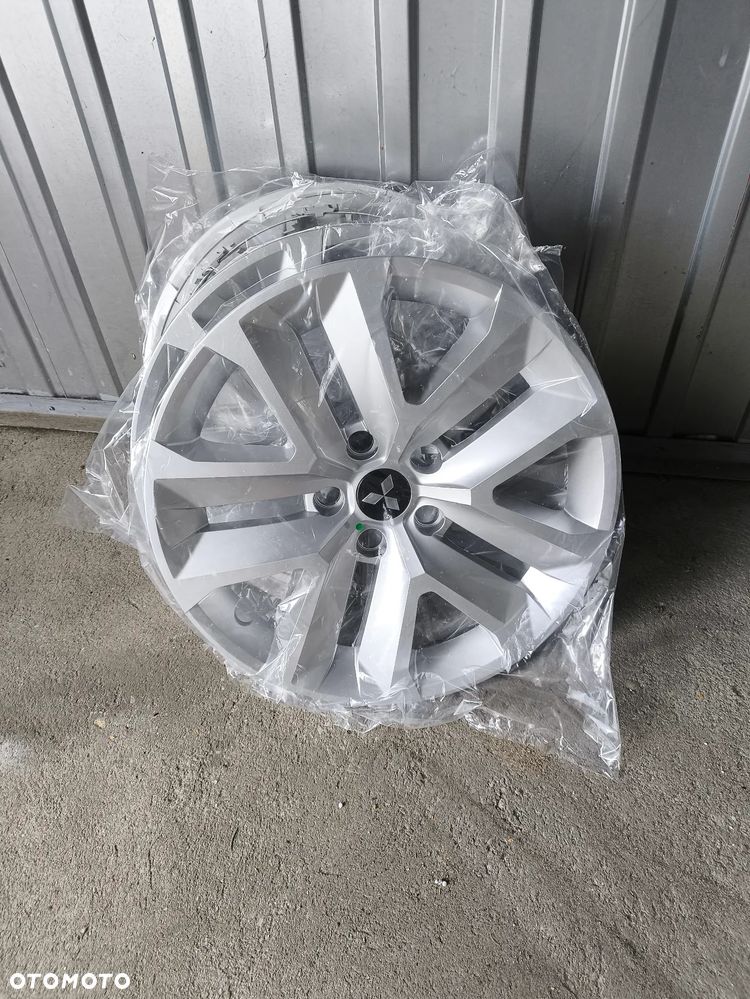 Sprzedam kpl. nowych kół do Mitsubishi ASX - 4