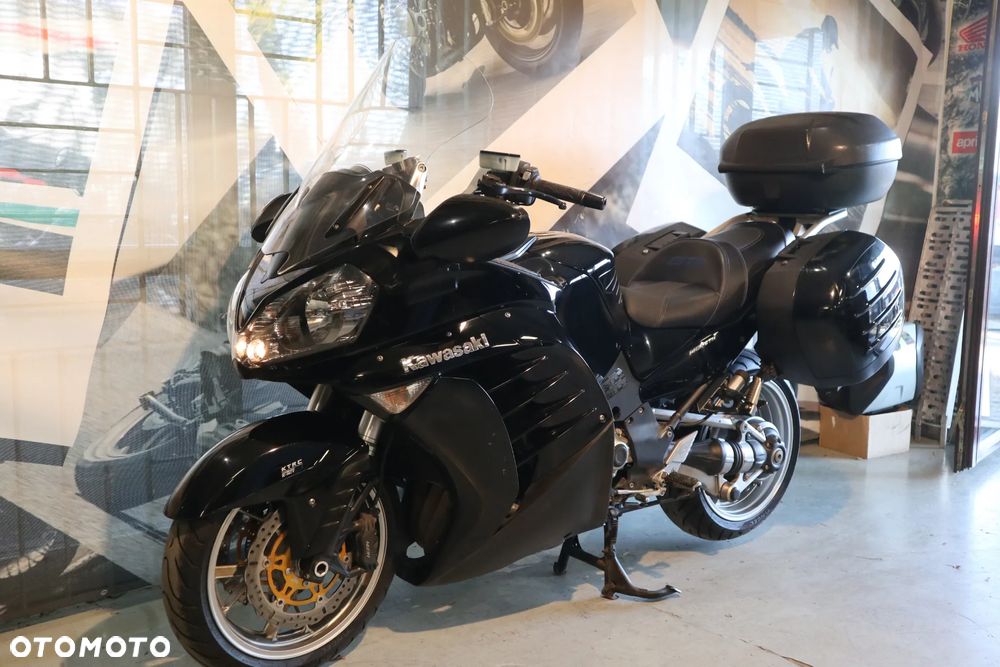Kawasaki GTR - 3