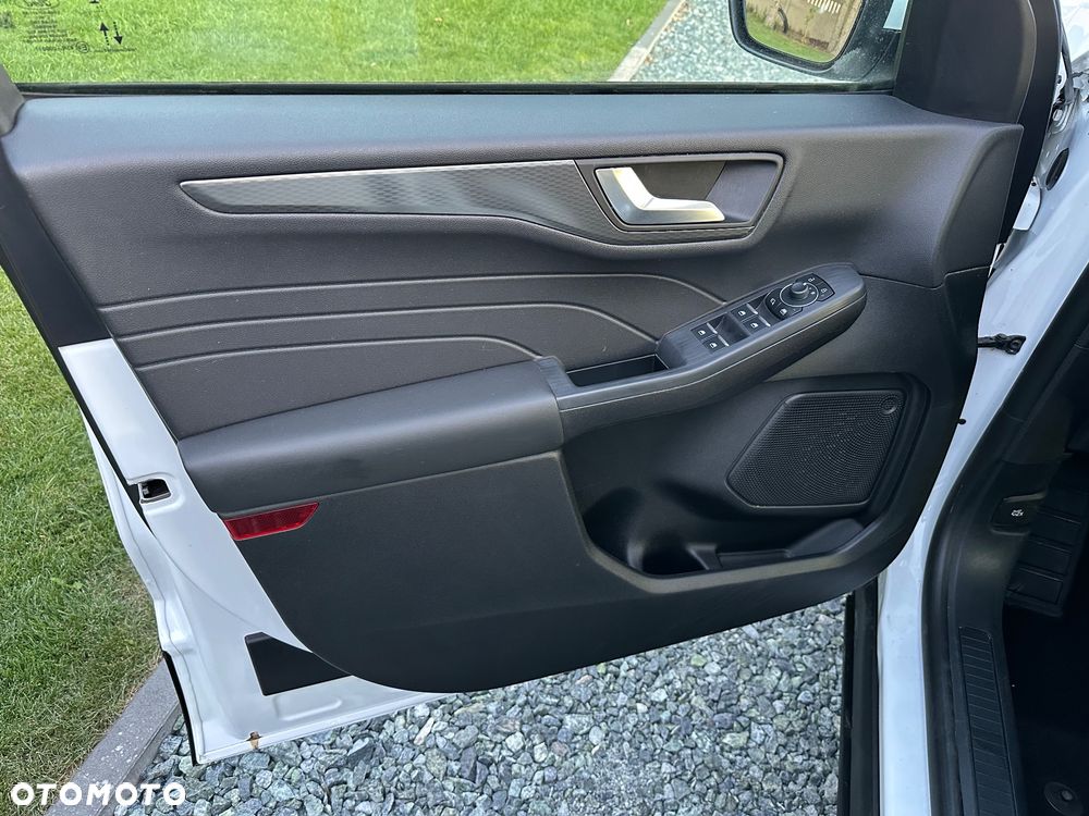 Ford Kuga 2.5 FHEV FWD Titanium eCVT - 12