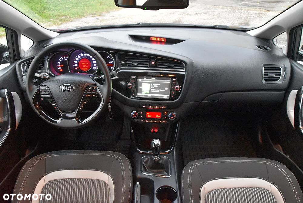 Kia Ceed - 21