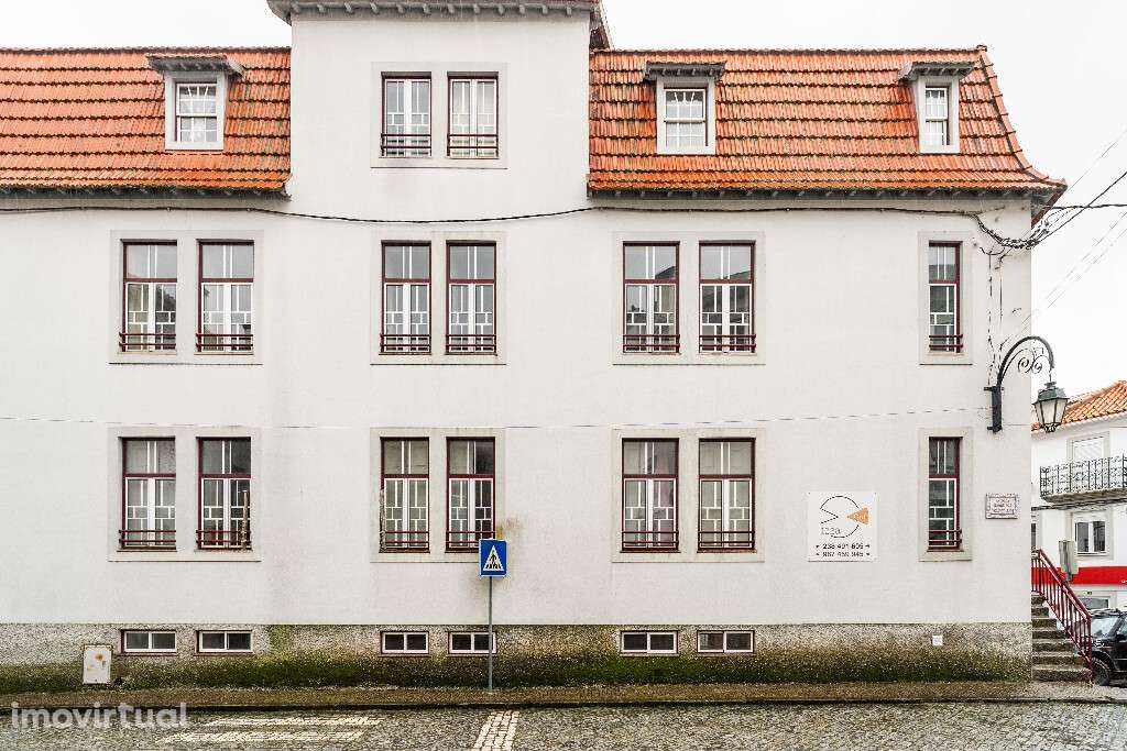 Prédio, Gouveia - Grande imagem: 2/20