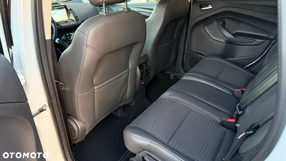 Ford Kuga - 28