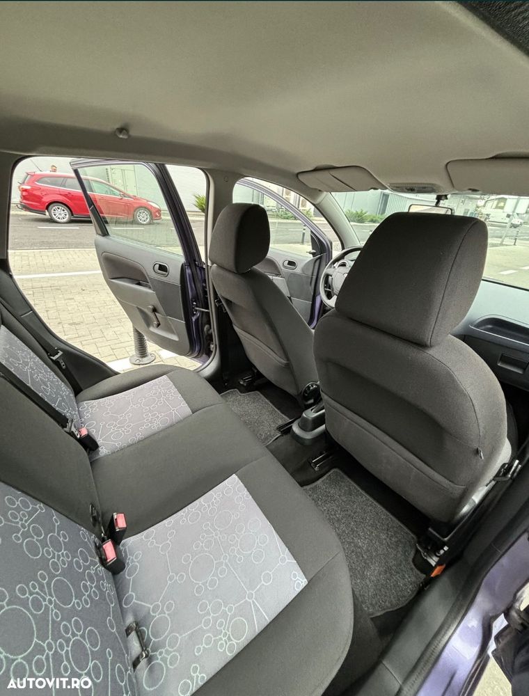 Ford Fiesta 1.3i Ambiente - 6