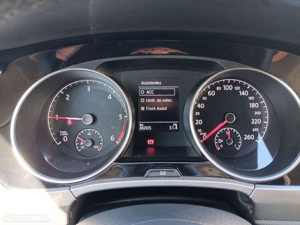 VW Touran 2.0 TDI Confortline - 18