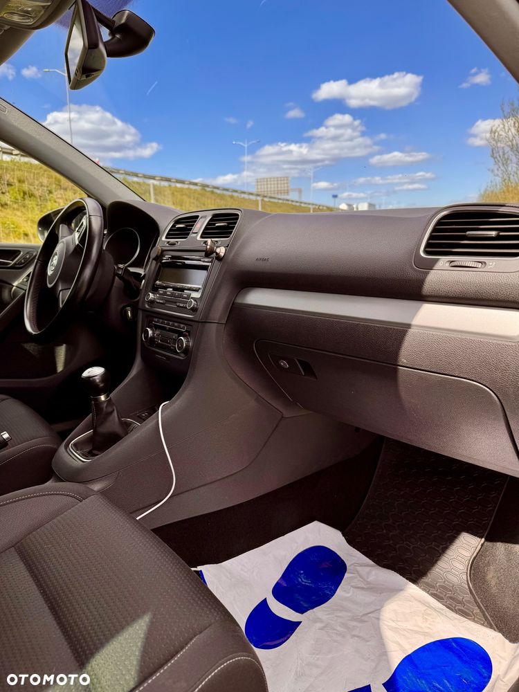 Volkswagen Golf - 6