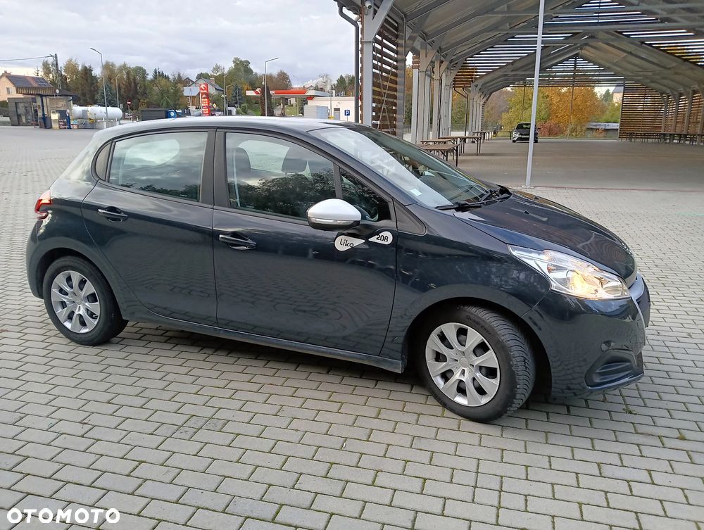 Peugeot 208 - 13