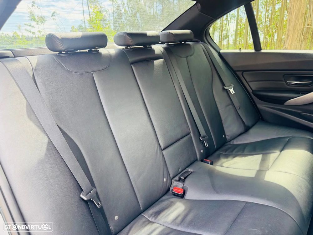 BMW 320 d Pack M - 36