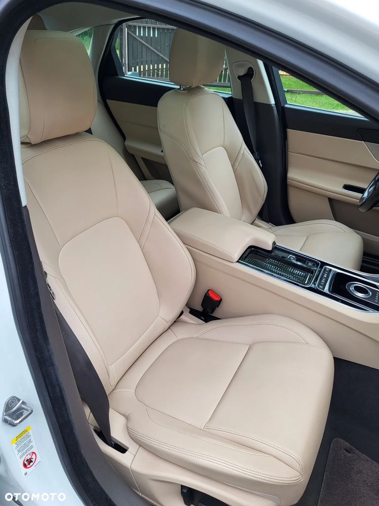Jaguar XF 3.0 V6 Prestige - 8