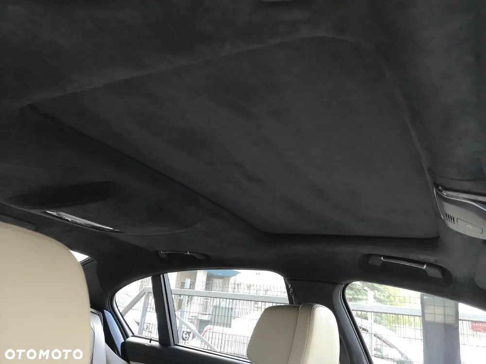 BMW Seria 7 750i xDrive sport - 10